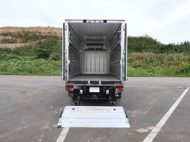 中古トラック いすゞ冷凍バン ＃5