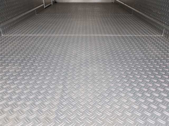 中古トラック いすゞ冷凍バン ＃7