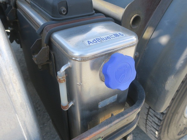 中古トラック UDトラックストラクタヘッド ＃12