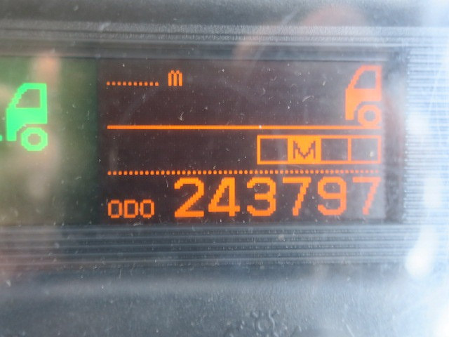 中古トラック UDトラックストラクタヘッド ＃17