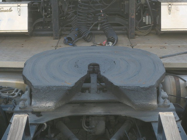 中古トラック UDトラックストラクタヘッド ＃8