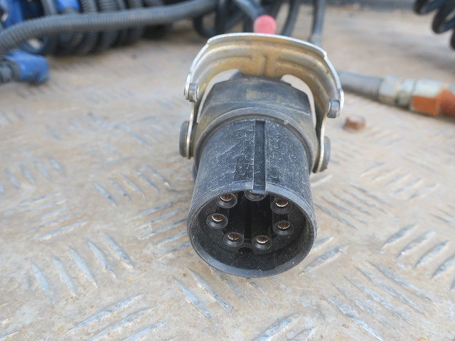 中古トラック UDトラックストラクタヘッド #10