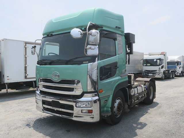 UDトラックス トラクタヘッド