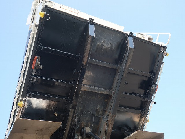 中古トラック いすゞダンプ ＃9