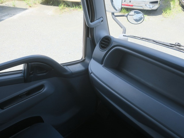 中古トラック 三菱ふそう キャンター 3tアルミバン