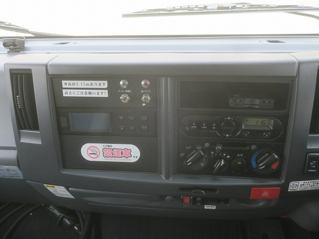 中古トラック いすゞ冷凍バン ＃15