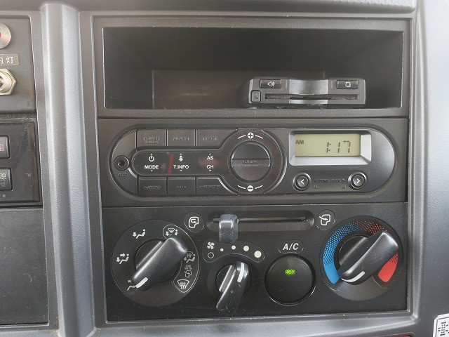 中古トラック いすゞ冷凍バン ＃19