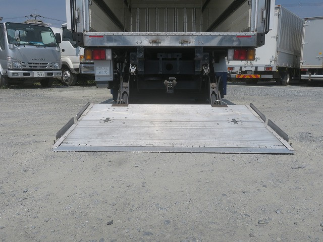 中古トラック いすゞ冷凍バン ＃7