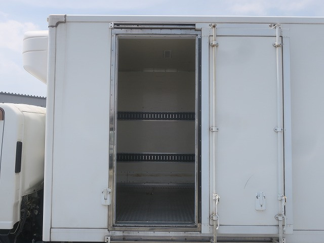 中古トラック いすゞ冷凍バン ＃9