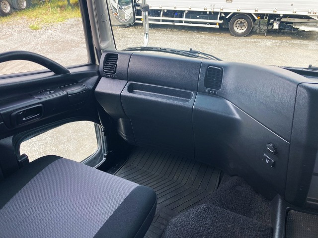 中古トラック 日野冷凍バン ＃16