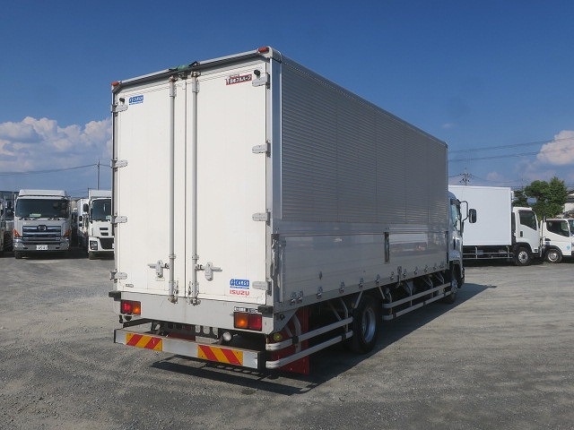中古トラック いすゞアルミウィング ＃3