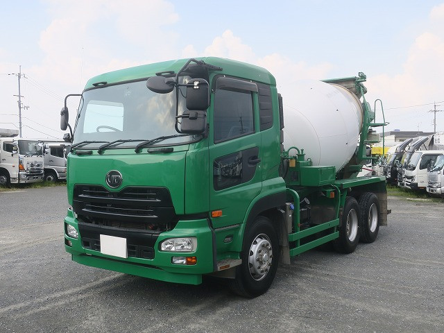 中古トラック UDトラックスコンクリートミキサー車
