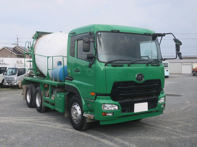 中古トラック UDトラックス クオン 大型コンクリートミキサー車