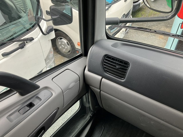 中古トラック UDトラックスコンクリートミキサー車 ＃15