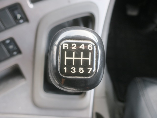 中古トラック UDトラックスコンクリートミキサー車 ＃18