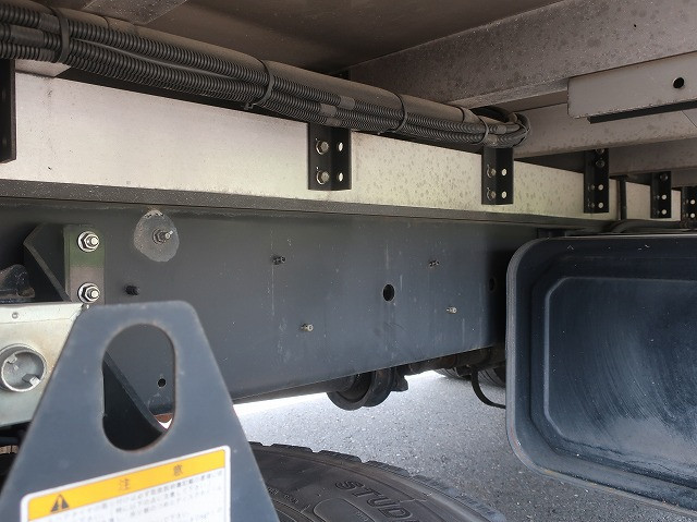 中古トラック 日野 レンジャー 中型冷凍バン