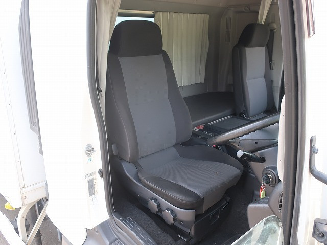 中古トラック 日野 レンジャー 中型冷凍バン