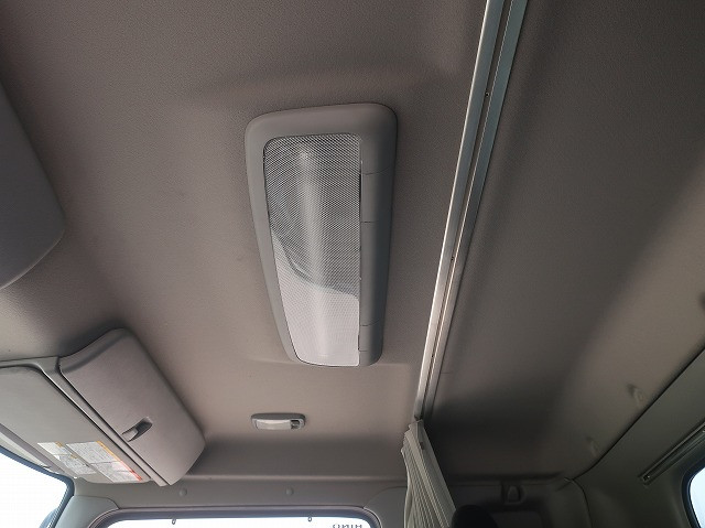 中古トラック 日野 レンジャー 中型冷凍バン