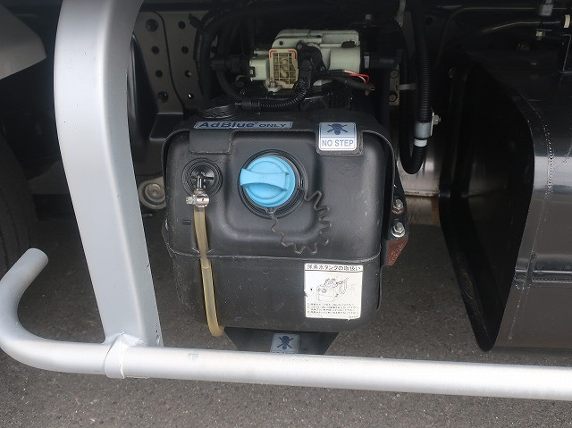 中古トラック 三菱ふそう冷凍バン ＃11