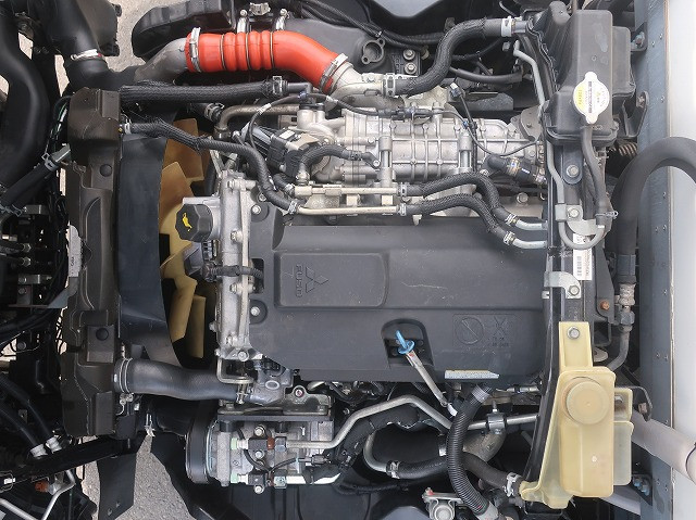 中古トラック 三菱ふそう冷凍バン ＃13