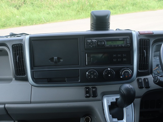 中古トラック 三菱ふそう冷凍バン ＃16