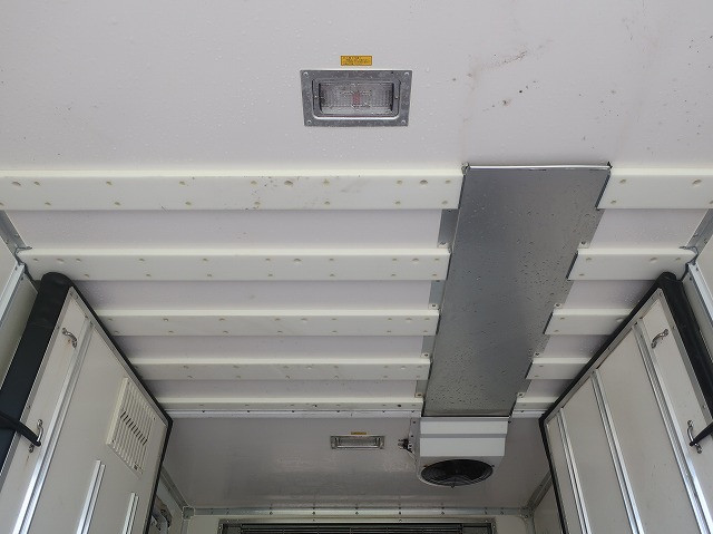 中古トラック 三菱ふそう冷凍バン ＃7