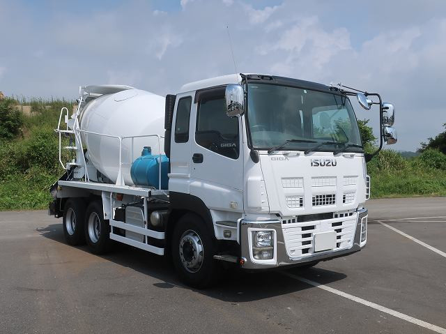 中古トラック いすゞコンクリートミキサー車 ＃2