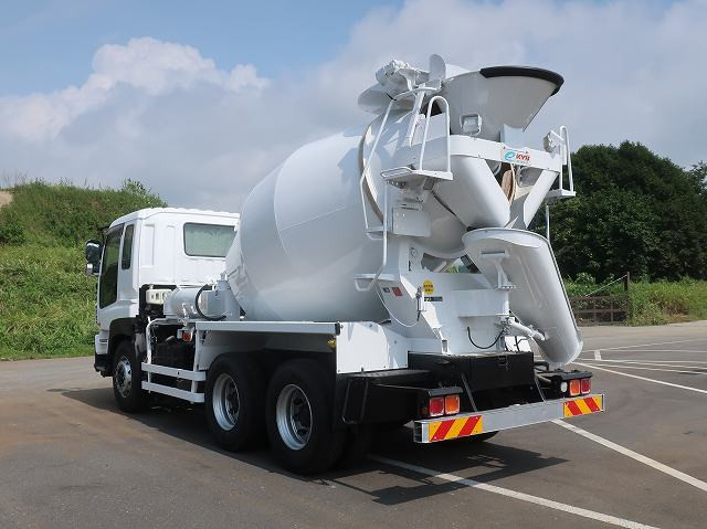 中古トラック いすゞコンクリートミキサー車 ＃4