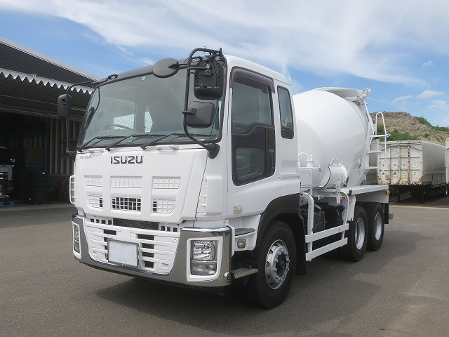 いすゞ　ミキサー車