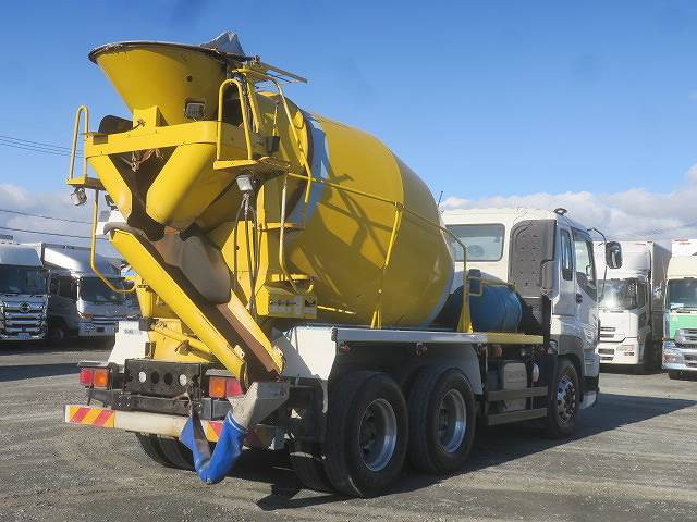 中古トラック いすゞコンクリートミキサー車 ＃3