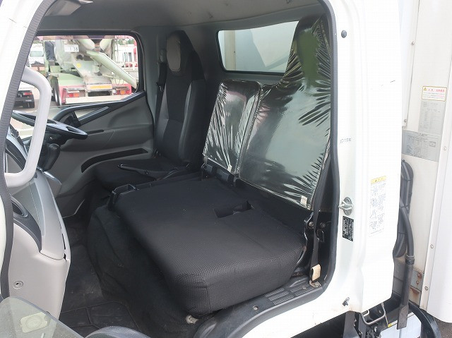 中古トラック 三菱ふそう冷凍バン ＃23