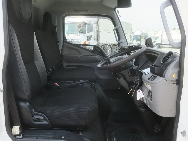 中古トラック 三菱ふそう冷凍バン ＃13