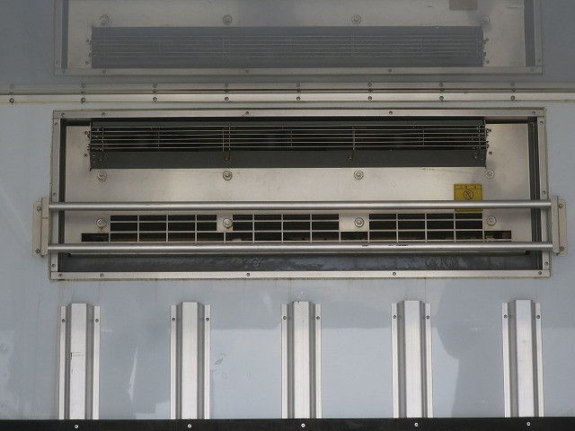 中古トラック 三菱ふそう冷凍バン ＃7