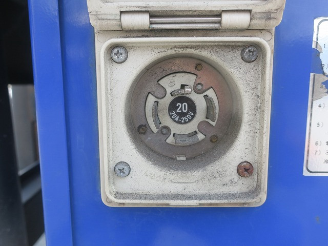 中古トラック 三菱ふそう冷凍バン ＃9