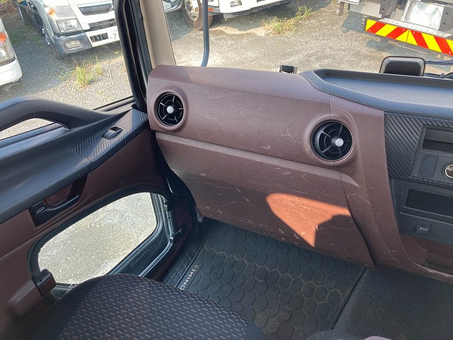 中古トラック 日野クレーン付平ボディ ＃12