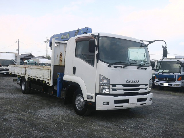 中古トラック いすゞ フォワード 中型クレーン付平ボディ