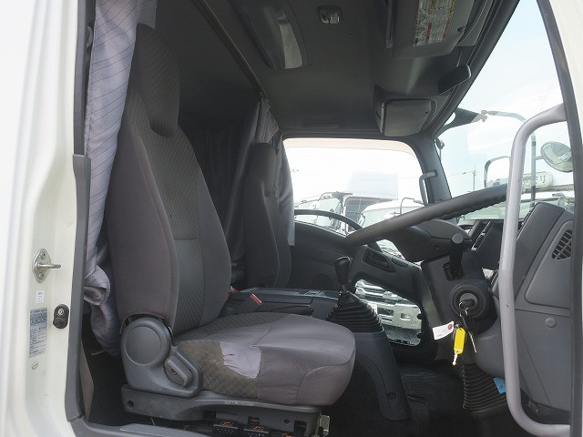 中古トラック いすゞ フォワード 中型クレーン付平ボディ