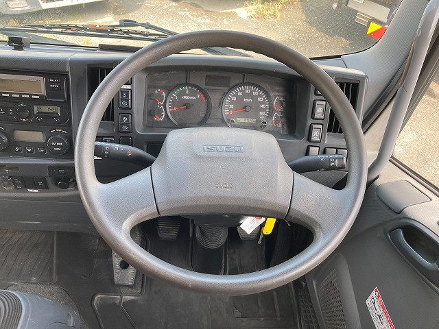 中古トラック いすゞ フォワード 中型クレーン付平ボディ