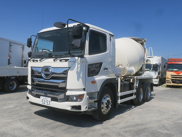 日野　ミキサー車