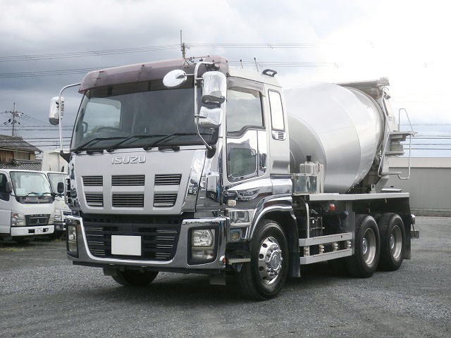 2012 Isuzu Giga Heavy-Duty Concrete Mixer Truck with 2 Differentials, ShinMaywa Drum Capacity 8.7m³, Electric Hopper Cover, 380 HP, Aluminum Wheels