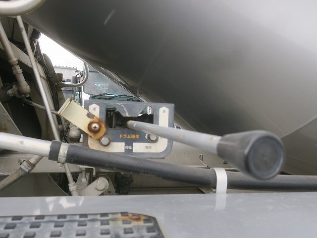 中古トラック いすゞ ギガ 大型コンクリートミキサー車