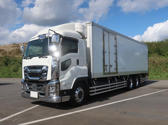 2018 Isuzu Giga Large Refrigerated Van, High-Floor, 3-Axle, Topre, -30-Degree Adjustment, Left-Side Door, Keystone Jolder, 4-Row, 380 HP, Aluminum Wheels