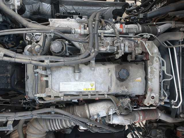 中古トラック いすゞ ギガ 大型冷凍バン