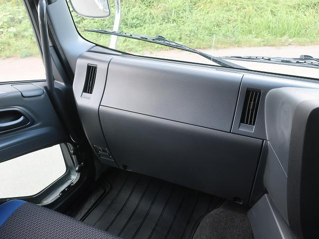 中古トラック いすゞ ギガ 大型冷凍バン