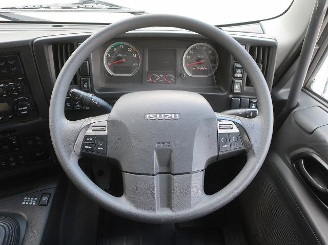 中古トラック いすゞ ギガ 大型冷凍バン