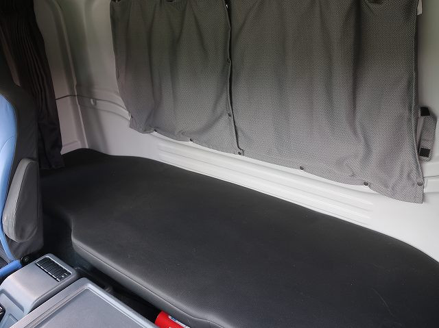 中古トラック いすゞ冷凍バン #23