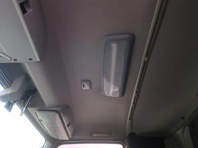 中古トラック いすゞ冷凍バン ＃24