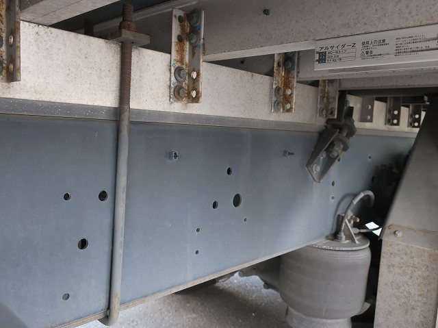 中古トラック いすゞ ギガ 大型冷凍バン