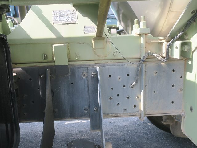 中古トラック UDトラックスコンクリートミキサー車 ＃11