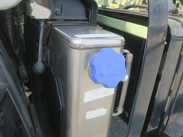 中古トラック UDトラックスコンクリートミキサー車 ＃13